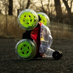 Távirányítós akrobatikus, kaszkadőr játék autó gyerekeknek – hang-, és fényhatásokkal (BBJ) - Image 3