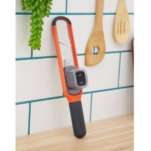 Multifunkciós konyhai reszelő és szeletelő zöldségekhez, gyümölcsökhöz, fűszernövényekhez - biztonsági ujjvédővel (BBM) - Image 8