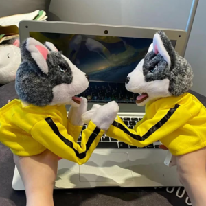 Interaktív kung fu husky plüss kesztyűbáb – hangot adó bokszoló kutya kézi báb gyerekjátéknak (BBJ) - Image 2
